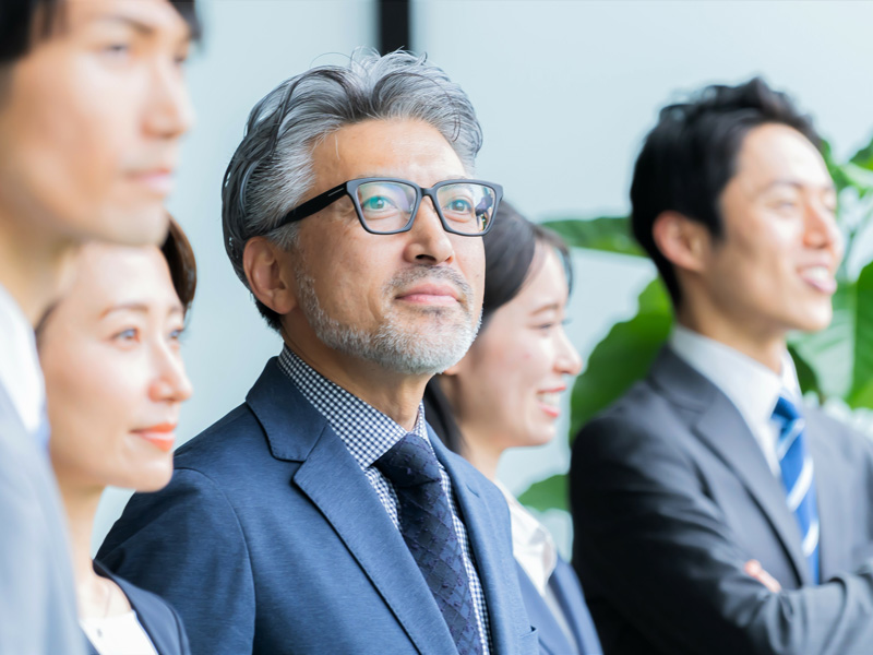 方向性を示す社長イメージ800-600